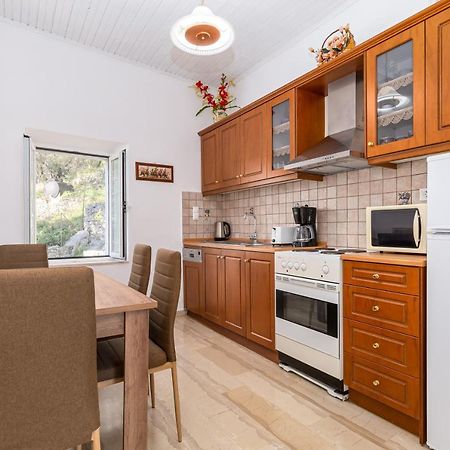 Villa Georgina Nisaki  외부 사진