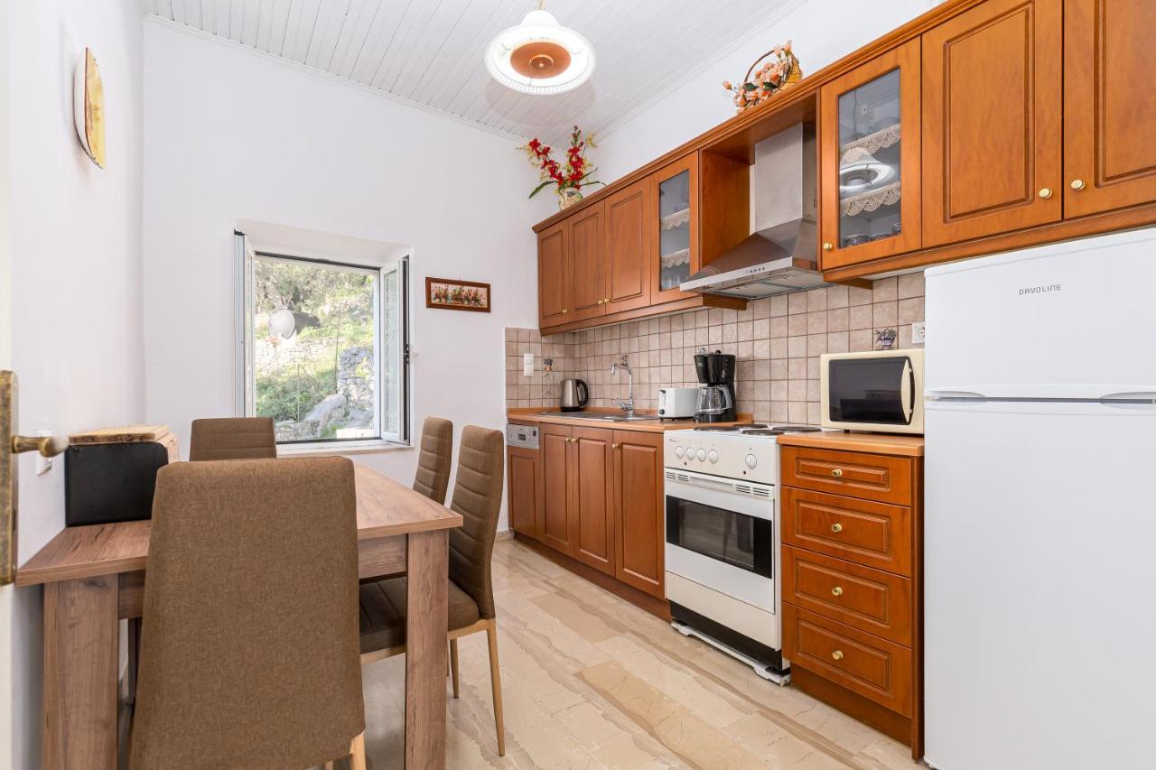 Villa Georgina Nisaki  외부 사진